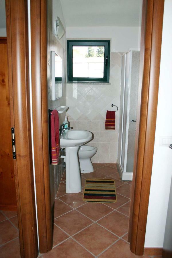 Borgo Lu Canali Da Gavino Apartman Badesi Kültér fotó