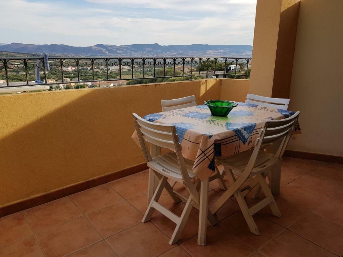 Borgo Lu Canali Da Gavino Apartman Badesi Kültér fotó