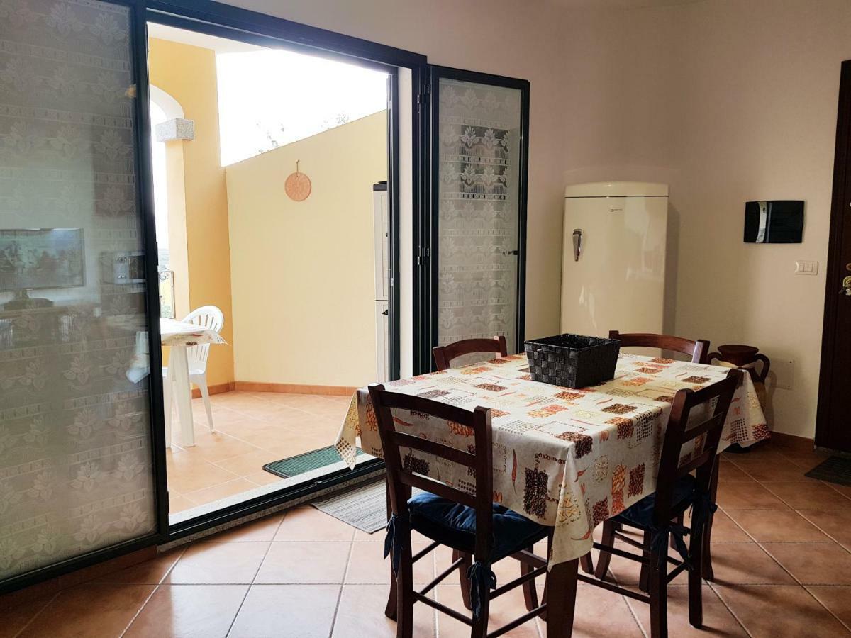 Borgo Lu Canali Da Gavino Apartman Badesi Kültér fotó