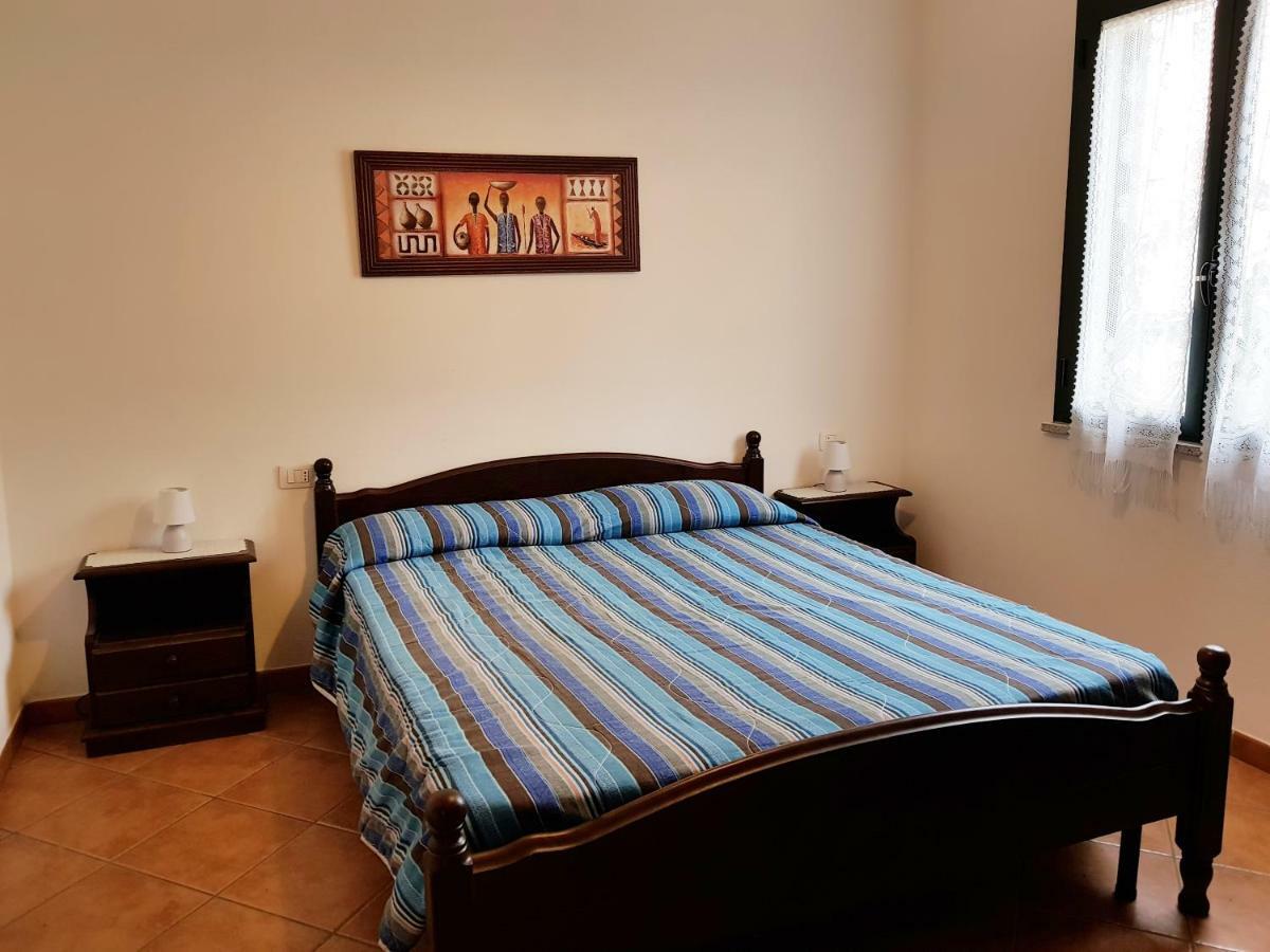 Borgo Lu Canali Da Gavino Apartman Badesi Kültér fotó